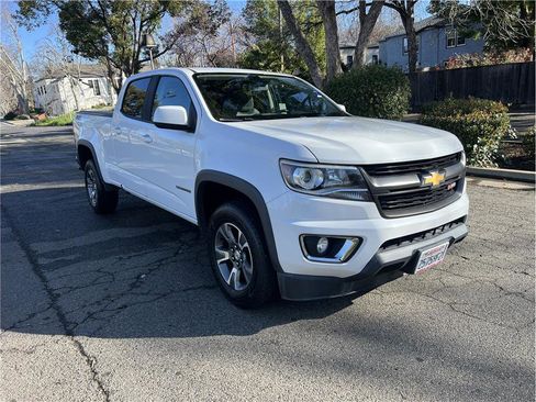 Used 2017 Chevrolet Colorado Z71 image 3
