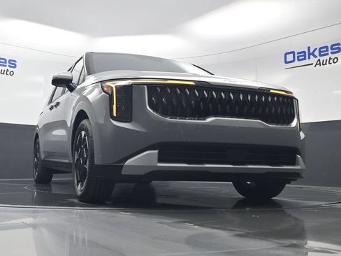New 2026 Kia Carnival EX FWD image 39