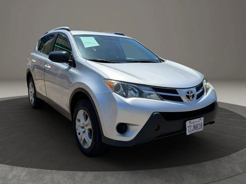 Used 2014 Toyota RAV4 LE AWD/4WD image 3