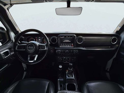 Used 2019 Jeep Wrangler Unlimited Sahara AWD/4WD image 16