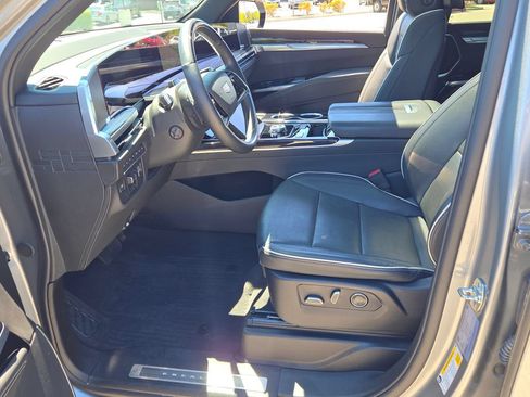 Used 2025 Cadillac Escalade Sport w/ Touring Package AWD/4WD image 26