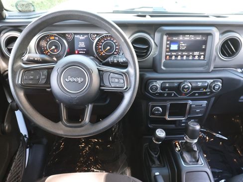 Used 2022 Jeep Wrangler Unlimited Sport AWD/4WD image 14