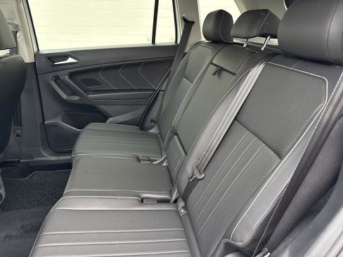 Certified 2023 Volkswagen Tiguan SE image 13