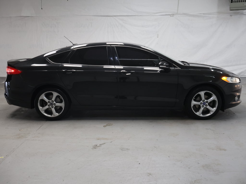 Used 2013 Ford Fusion SE FWD image 8