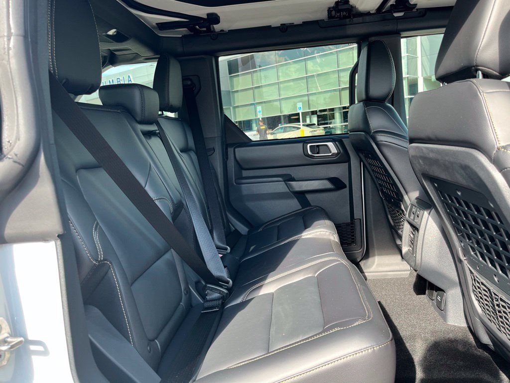 New 2026 Ford Bronco Badlands AWD/4WD image 8