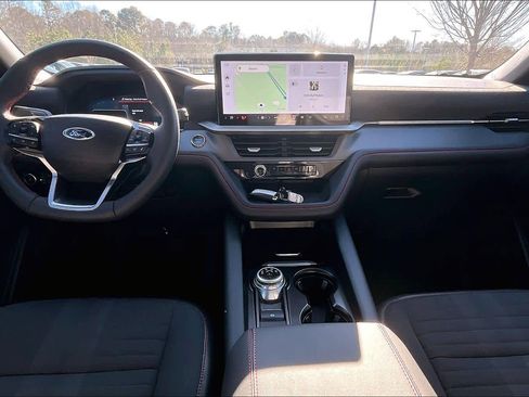 Used 2025 Ford Explorer ST-Line w/ Premium Package image 15