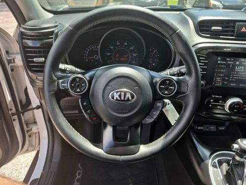 Used 2018 Kia Soul + FWD image 12