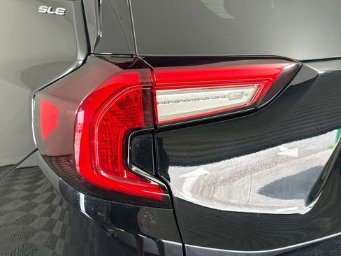 Used 2024 GMC Terrain SLE FWD image 36