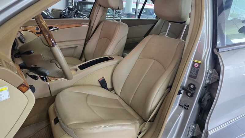 Used 2008 Mercedes-Benz E 350 4MATIC Sedan image 10