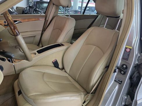 Used 2008 Mercedes-Benz E 350 4MATIC Sedan image 10
