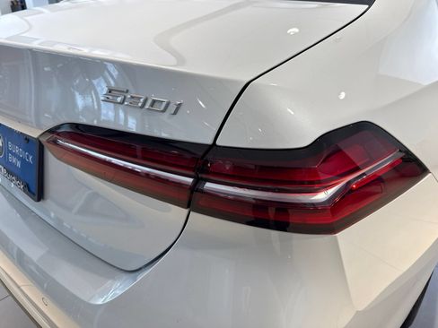 Used 2026 BMW 530i xDrive AWD/4WD image 9