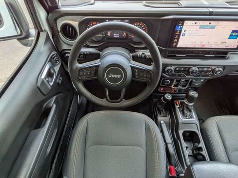 Used 2024 Jeep Wrangler Unlimited Sport AWD/4WD image 17