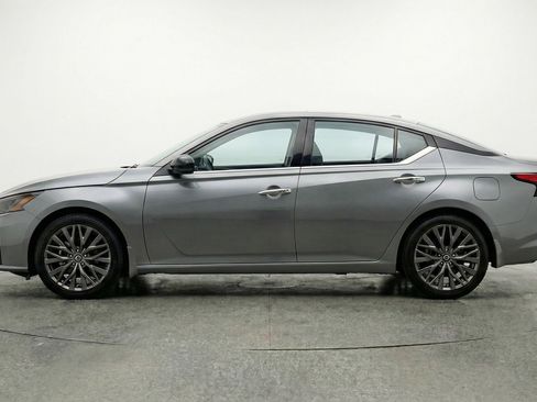 Used 2025 Nissan Altima 2.5 SV FWD image 5