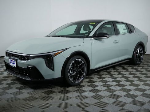 New 2026 Kia K4 GT-Line image 5