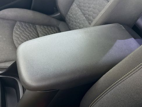 Used 2018 Chevrolet Equinox LT image 18