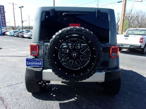 Used 2015 Jeep Wrangler Unlimited Sahara AWD/4WD image 8