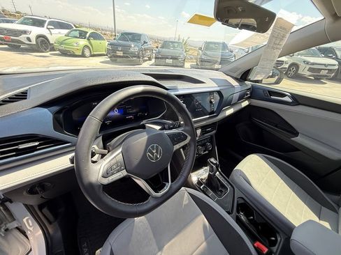 Certified 2024 Volkswagen Taos SE FWD image 12