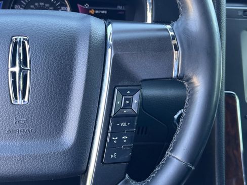 Used 2015 Lincoln Navigator 2WD image 12
