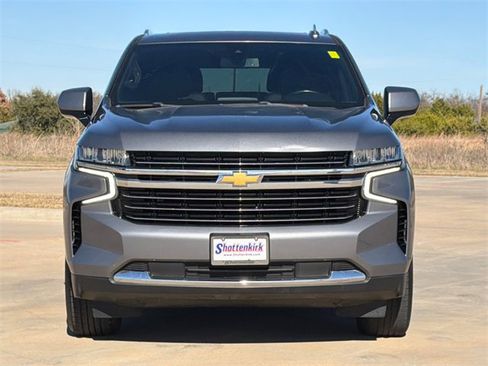 Used 2021 Chevrolet Suburban LT image 2