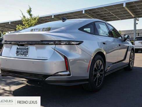 New 2026 Lexus ES 350e FWD image 6