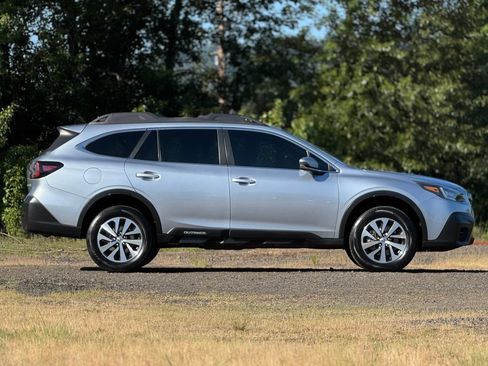 Certified 2022 Subaru Outback Premium AWD/4WD image 8