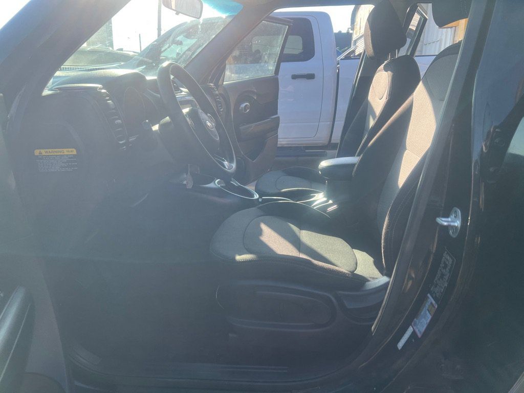 Used 2018 Kia Soul + FWD image 10