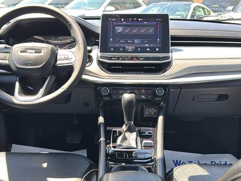 Used 2023 Jeep Compass Limited w/ Sun and Sound Group AWD/4WD image 19