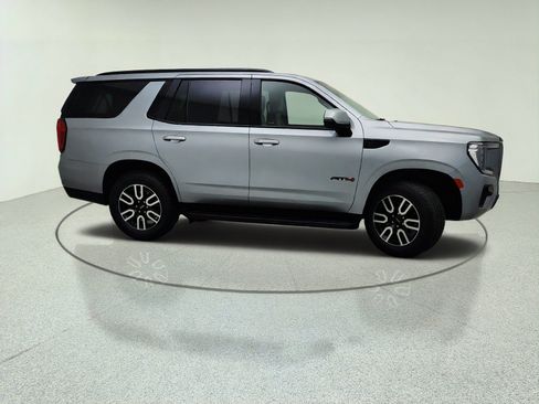 Used 2024 GMC Yukon AT4 w/ Technology Package AWD/4WD image 6