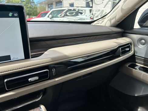 Used 2022 Lincoln Aviator Reserve w/ Equipment Group 201A AWD/4WD image 22