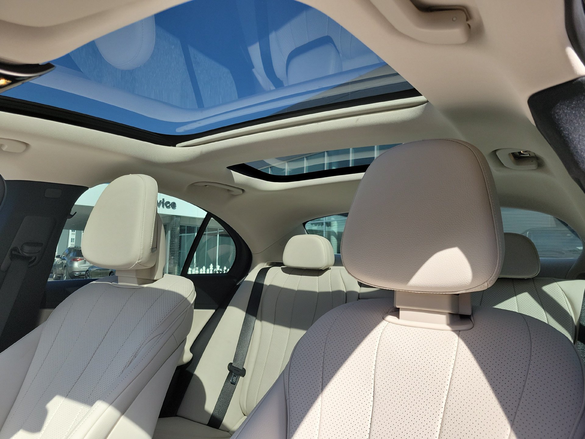 Used 2025 Mercedes-Benz E 350 Sedan w/ Winter Package image 27