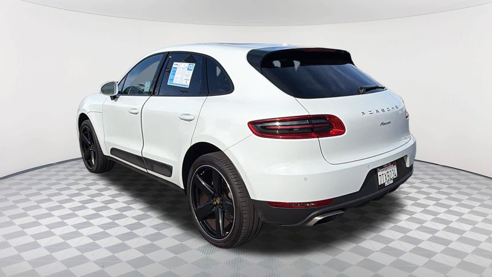 Used 2017 Porsche Macan AWD/4WD image 7