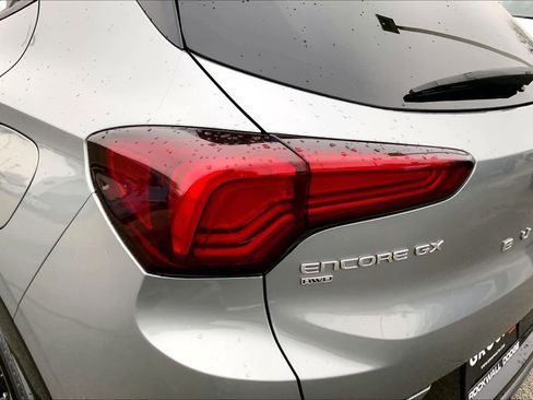 Used 2024 Buick Encore GX Sport Touring image 25