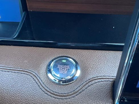 Used 2022 Lincoln Navigator L Reserve image 19