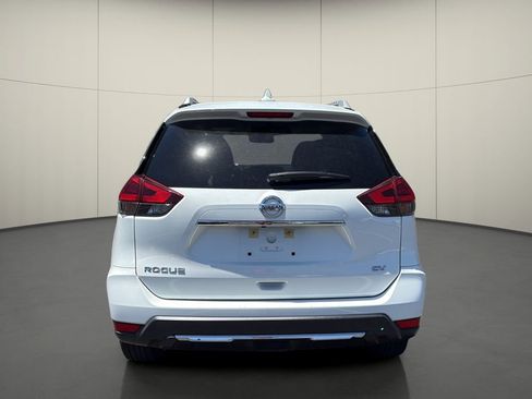 Used 2018 Nissan Rogue SV FWD image 6