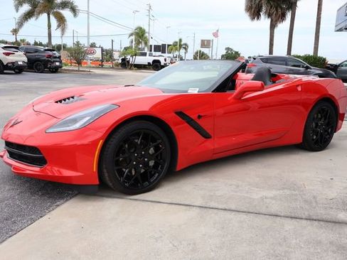 Used 2019 Chevrolet Corvette Stingray Convertible w/ Carbon Flash Badge Package RWD image 5