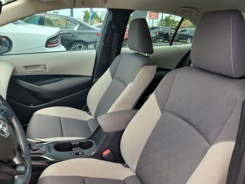 Used 2025 Toyota Corolla LE FWD image 11