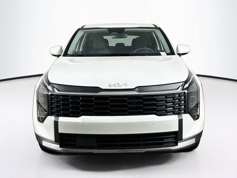 Used 2026 Kia Sportage LX FWD image 2