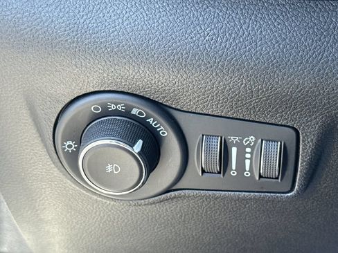 Used 2024 Jeep Compass Latitude AWD/4WD image 38