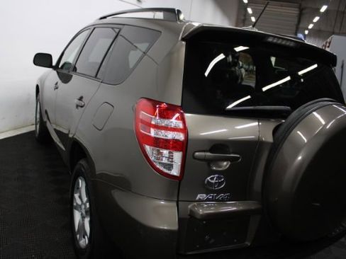 Used 2011 Toyota RAV4 LE w/ Upgrade Value Pkg image 8