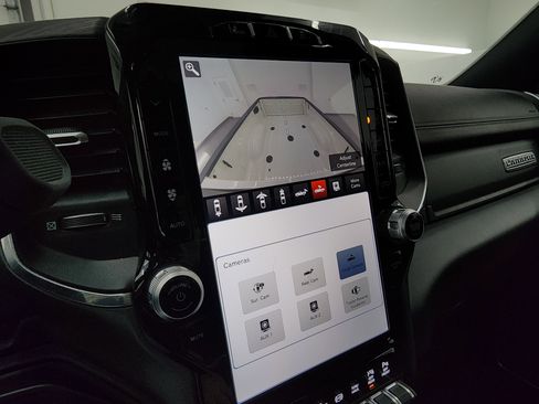 Used 2024 RAM 2500 Laramie w/ Night Edition image 22