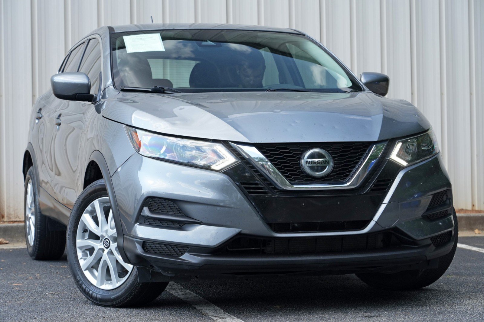 Used 2020 Nissan Rogue Sport S w/ Appearance Package FWD image 2