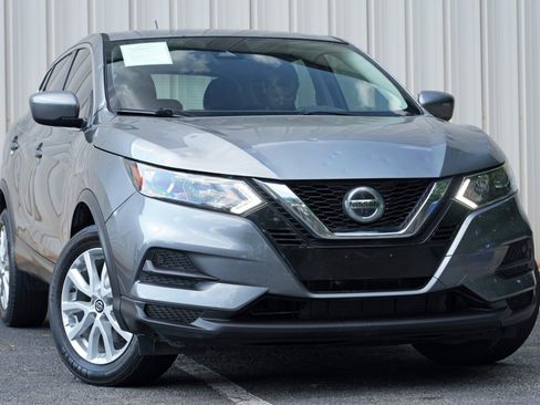 Used 2020 Nissan Rogue Sport S w/ Appearance Package FWD image 2
