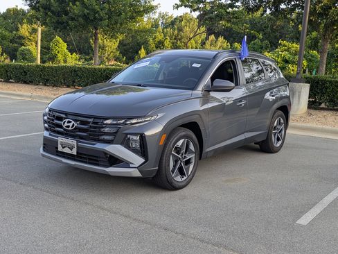 Used 2025 Hyundai Tucson SEL FWD image 8
