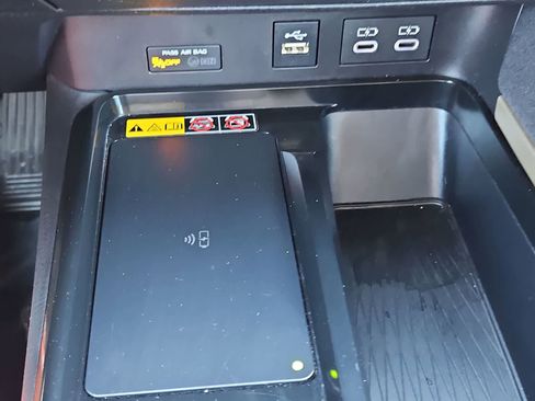 Used 2025 Toyota Camry LE image 38