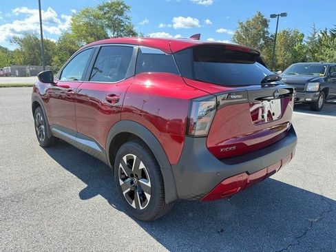 New 2025 Nissan Kicks SV image 7