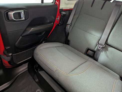 Used 2025 Jeep Wrangler Sahara w/ Safety Group image 12