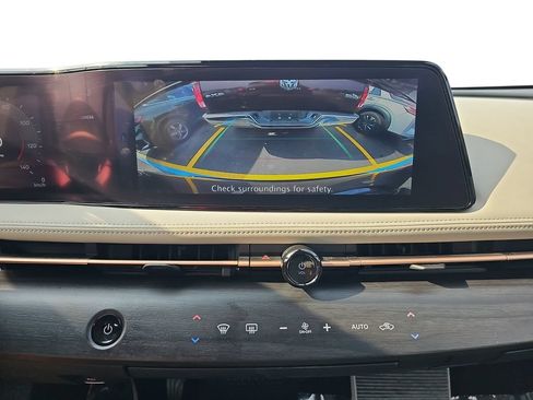 Used 2023 Nissan Ariya AWD image 23
