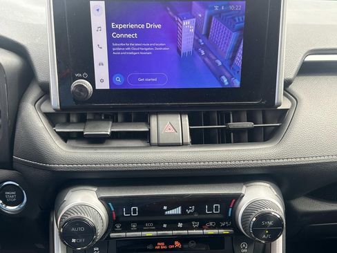 Used 2024 Toyota RAV4 XLE FWD image 31