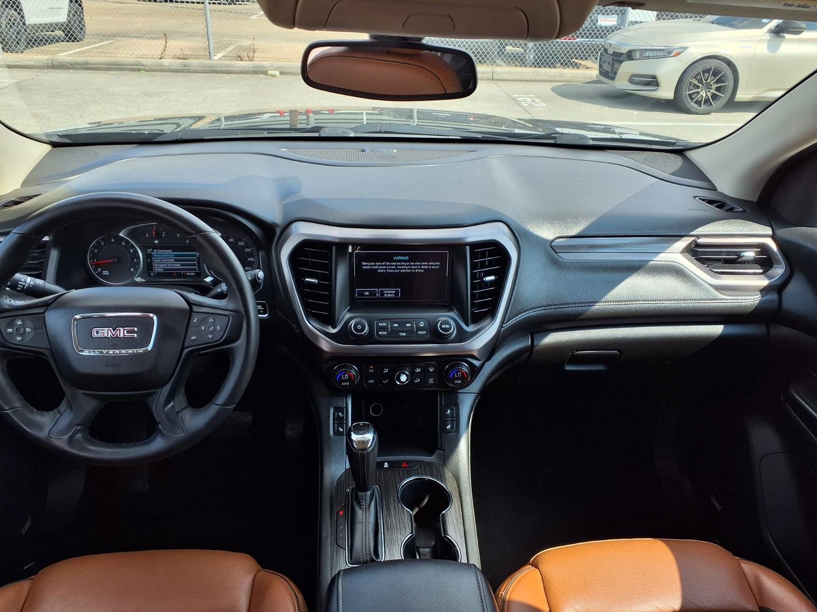 Used 2017 GMC Acadia SLT AWD/4WD image 4