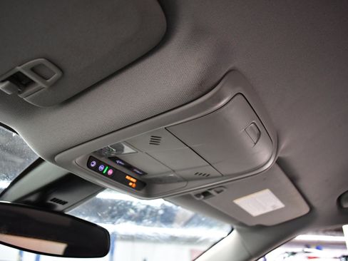 Used 2025 Chevrolet Blazer LT image 31